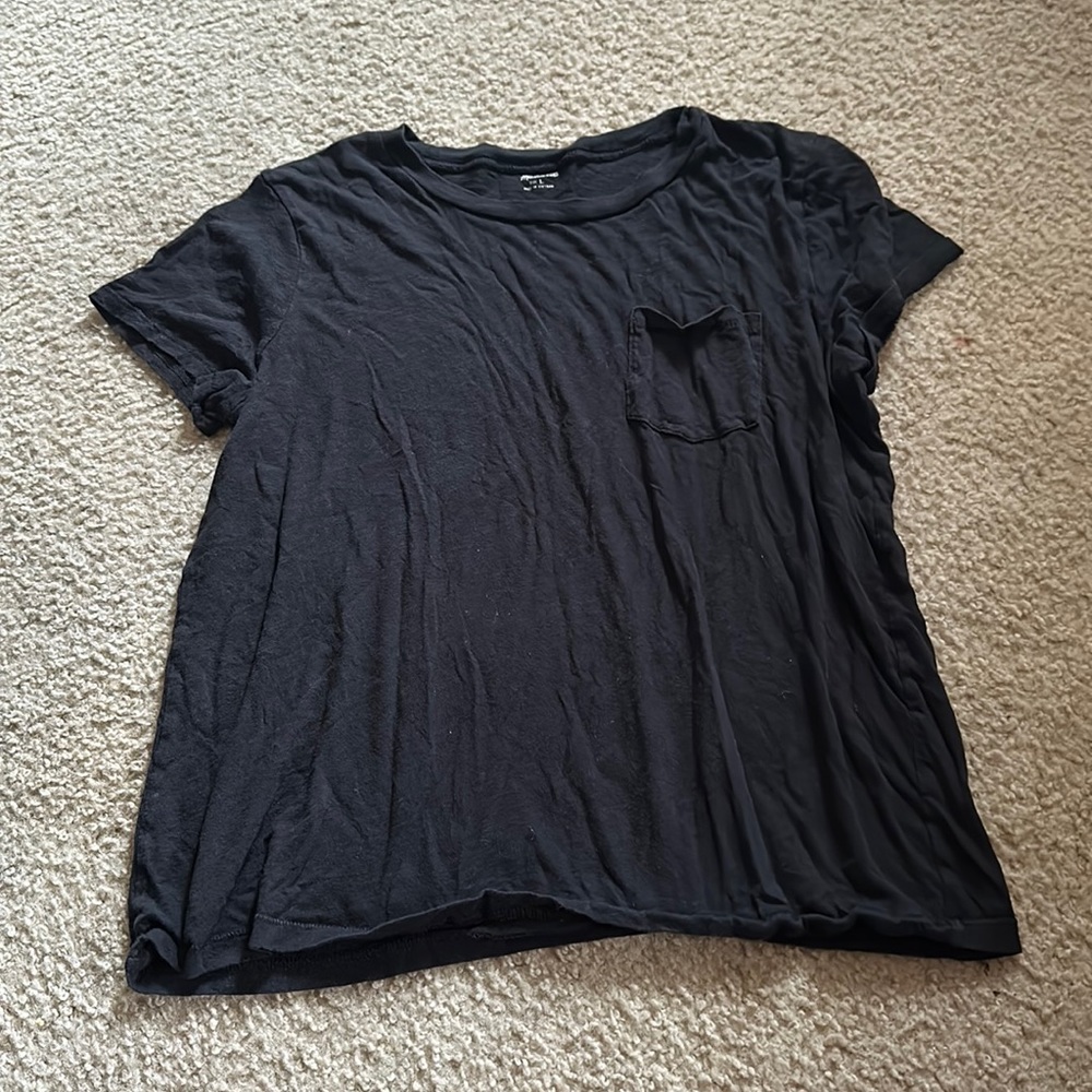 PLAIN BLACK TEE WITH SHIRT POCKET
